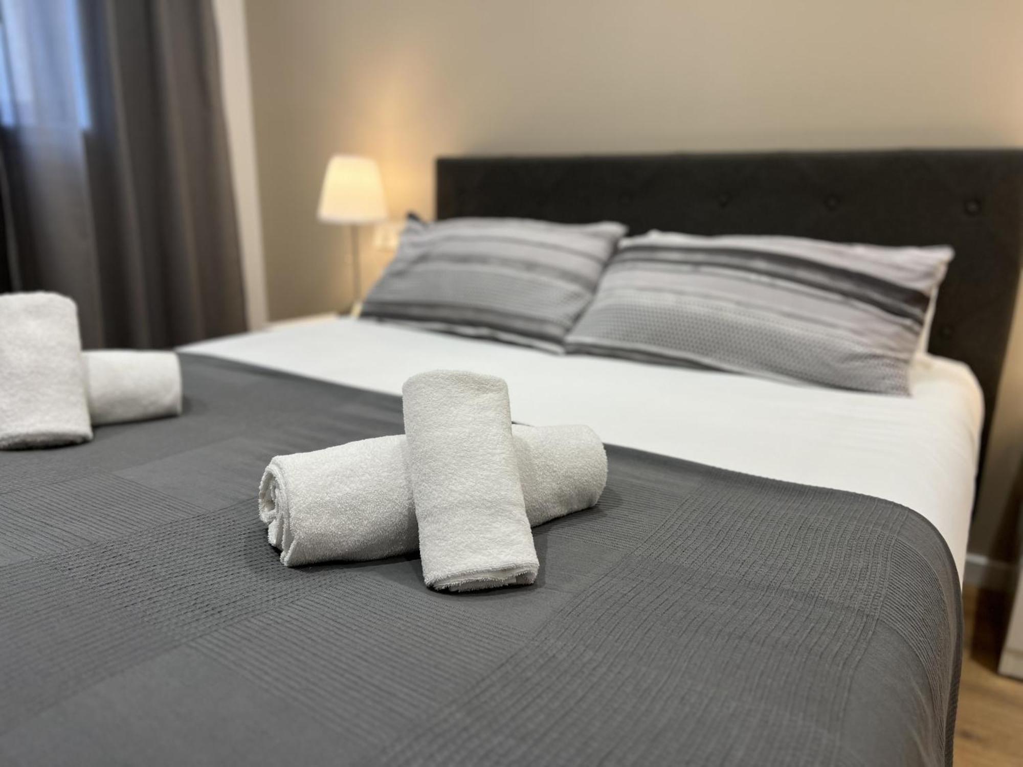 Apartamenticos Plaza Las Armas III Zaragoza Luaran gambar